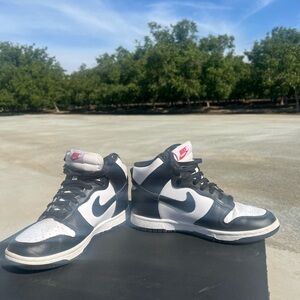 Nike Panda Dunks